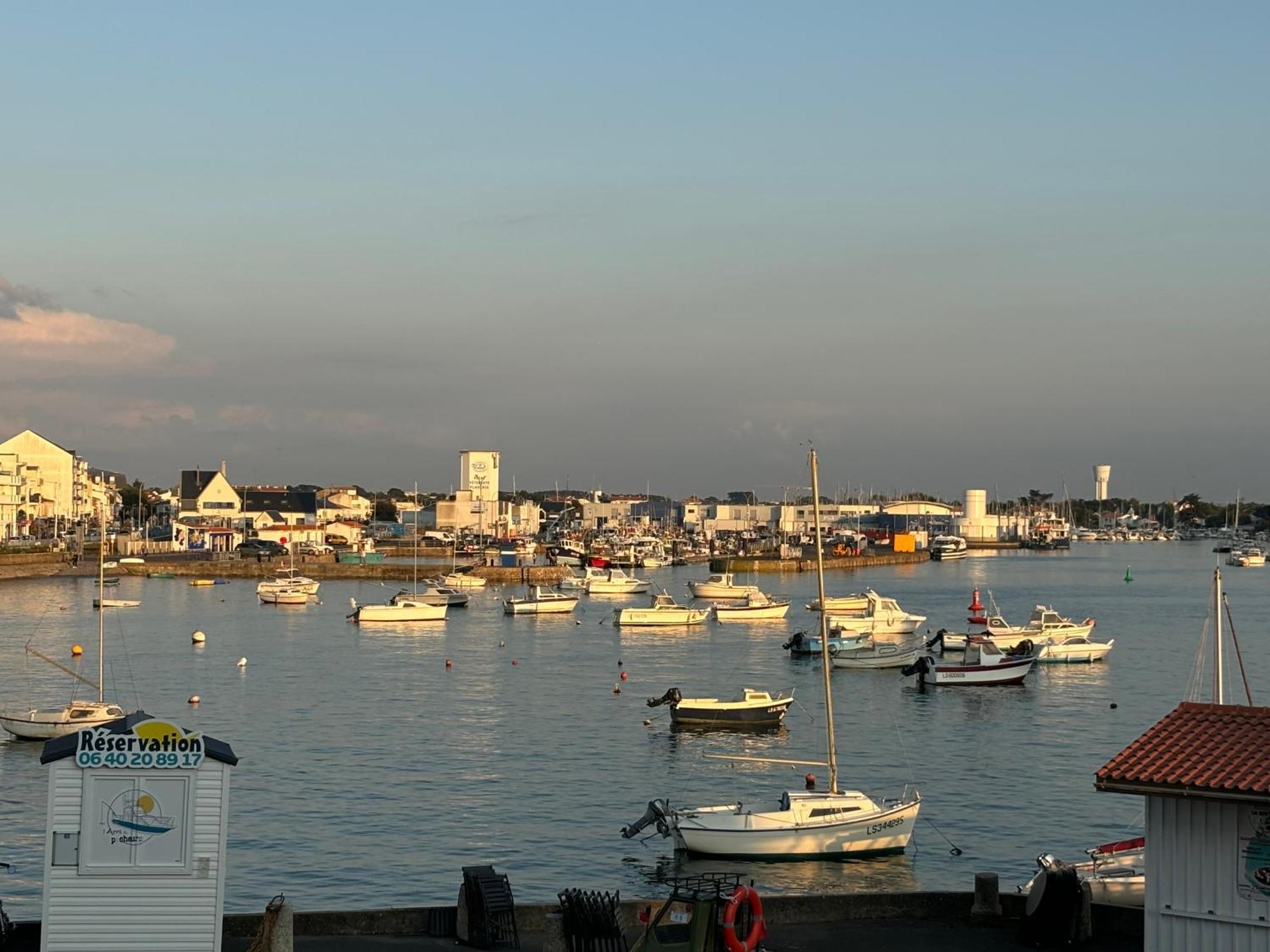 דירות סן-ז'יל-קרואה-דה-וי Vue Panoramique Port Et Ocean מראה חיצוני תמונה